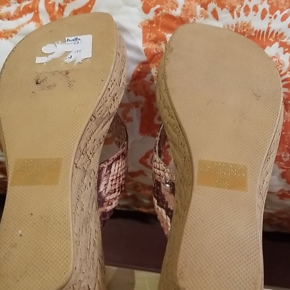 Sandals - Picture 2 of 3
